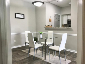 Top Floor 2BR 2B with City Views Prime Location